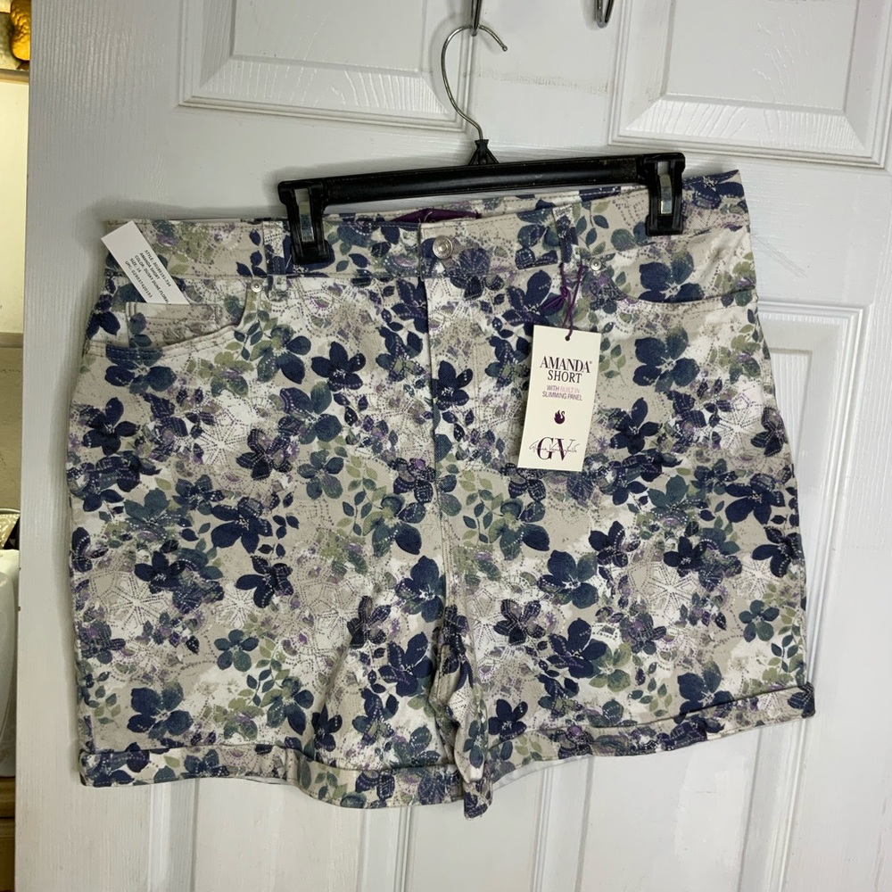 Gloria Vanderbilt Blue and Purple Bermuda Shorts